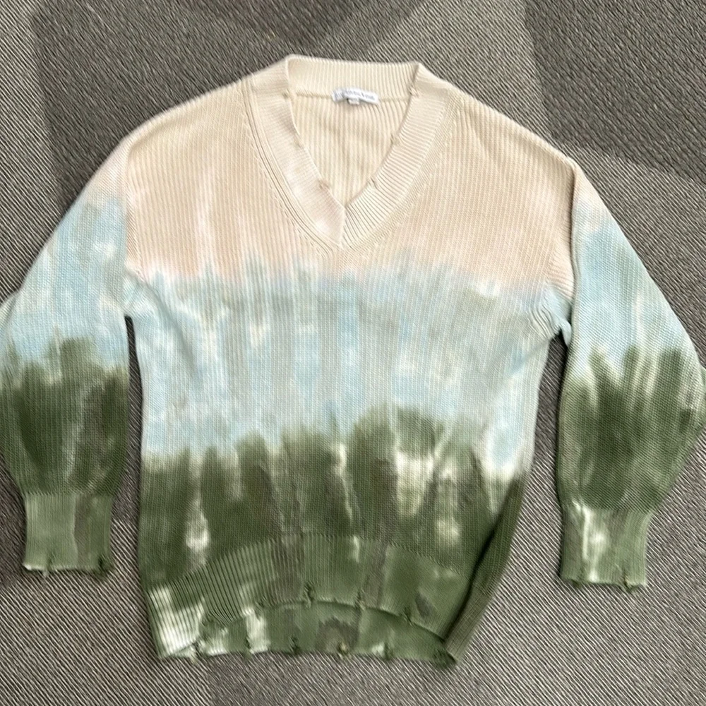 Young Fabulous & Broke Sweater S/M - Picture 1 of 2
